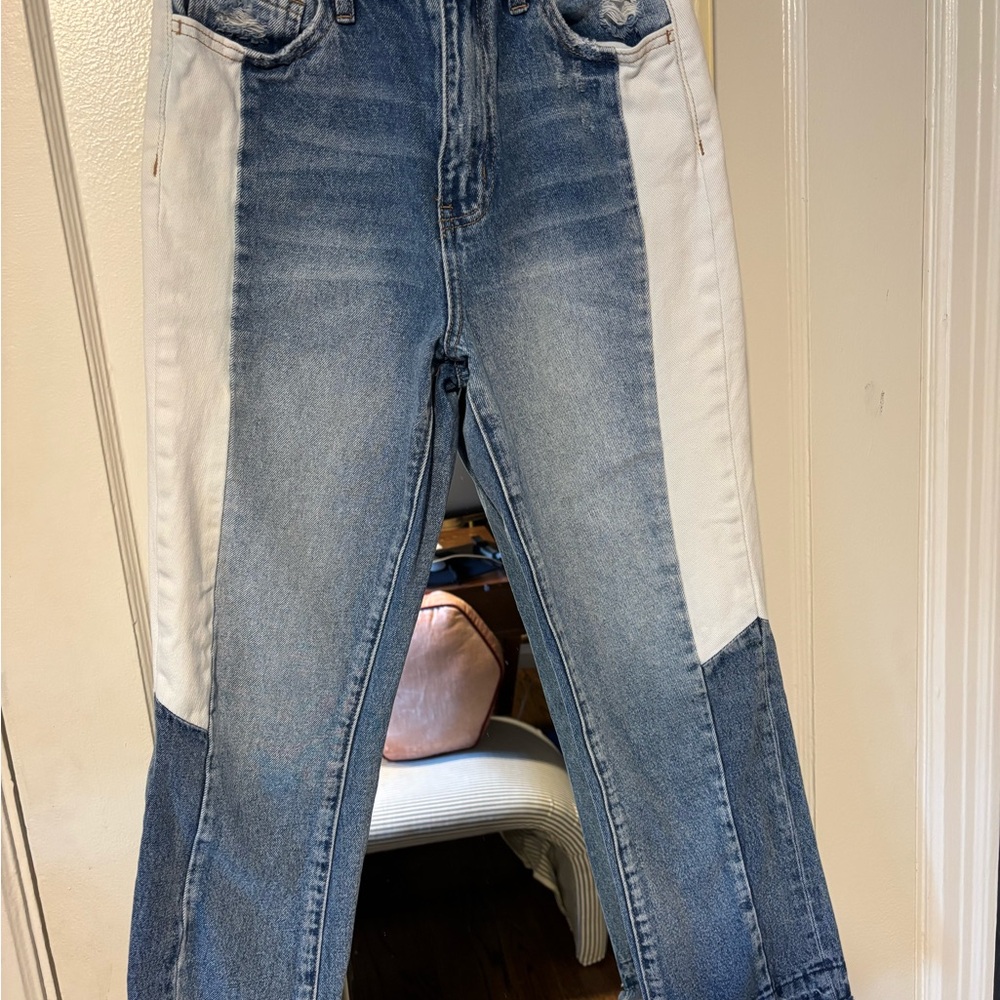 Stylish Blue and White Cropped Jeans